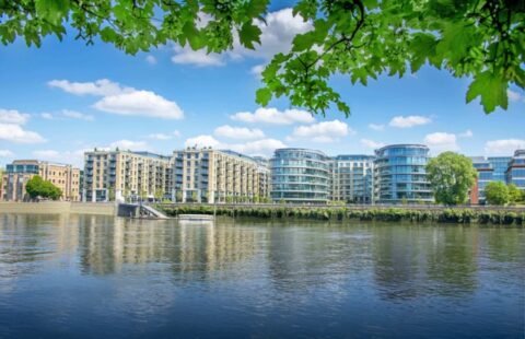 Luxurious Living by the Thames in Fulham
