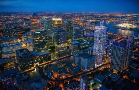 Luxury Apartments and Penthouses Overlooking Canary Wharf
