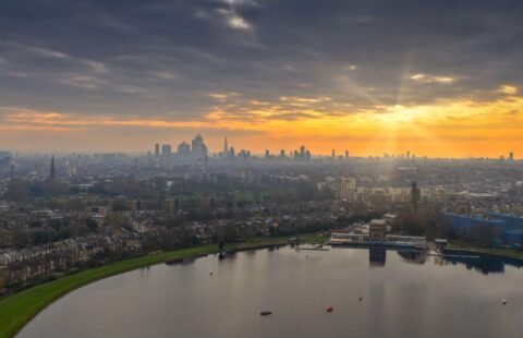 Bright 2-Bedroom Apartment in Finsbury Park, London