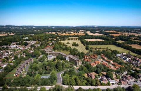 Bright 2-Bedroom Ground Floor Apartment in Hildenborough, Kent