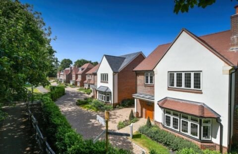 Modern 3-Bedroom Family Home in Cranleigh, Surrey